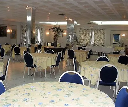 Bristol Hotel 3*
