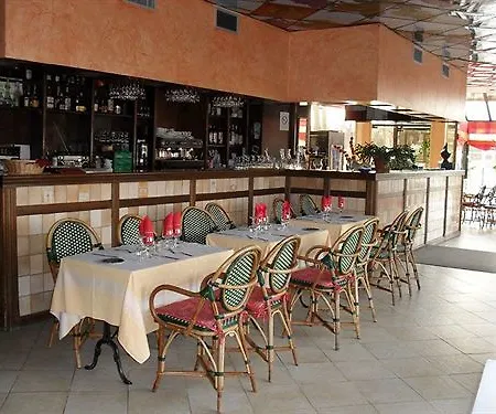 Bristol מלון קרקסון