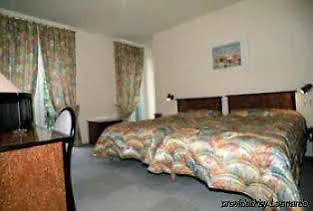 Bristol 3* קרקסון